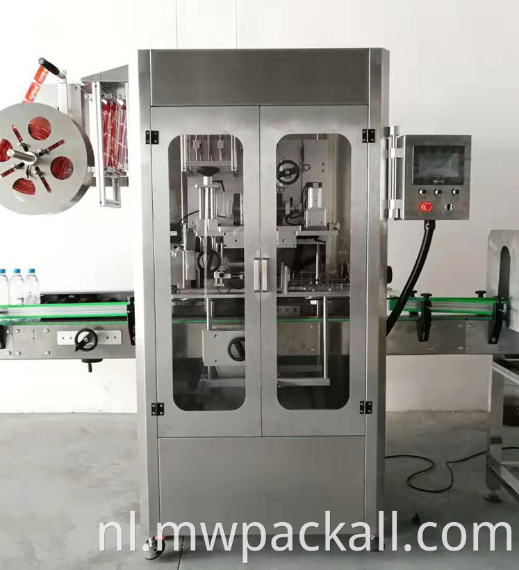 Hoge snelheid auto drinkwater krimpkous plastic bekers etiketteermachine voor krimpkous labelmachine;